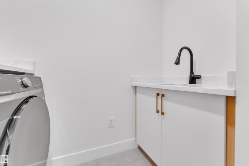 8790 Mayday Lane, Edmonton, AB - Indoor Photo Showing Laundry Room