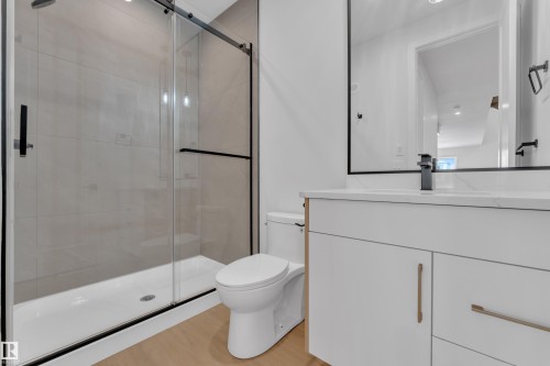 8790 Mayday Lane, Edmonton, AB - Indoor Photo Showing Bathroom