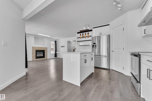 208 79 Street, Edmonton, AB - Indoor Photo Showing Kitchen With Stainless Steel Kitchen