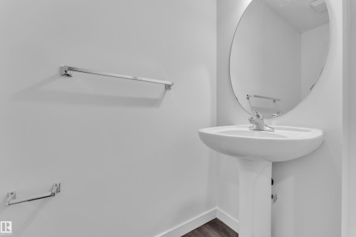 208 79 Street, Edmonton, AB - Indoor Photo Showing Bathroom