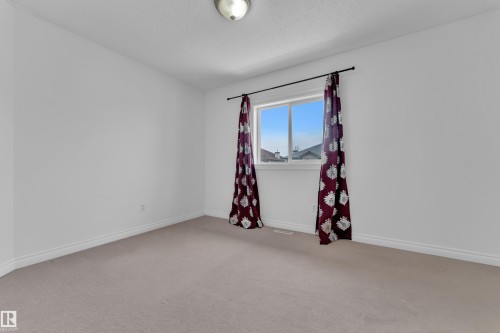 208 79 Street, Edmonton, AB - Indoor Photo Showing Other Room