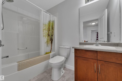208 79 Street, Edmonton, AB - Indoor Photo Showing Bathroom