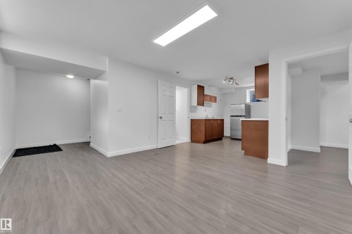 208 79 Street, Edmonton, AB - Indoor