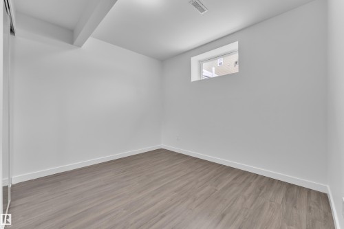 208 79 Street, Edmonton, AB - Indoor Photo Showing Other Room