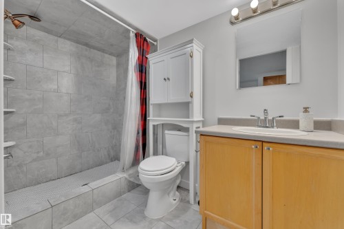 208 79 Street, Edmonton, AB - Indoor Photo Showing Bathroom