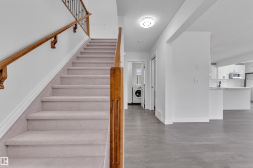 208 79 Street, Edmonton, AB - Indoor Photo Showing Other Room