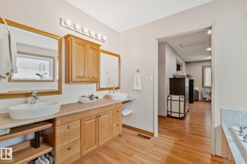 4228 8 Avenue, Edson, AB - Indoor Photo Showing Bathroom