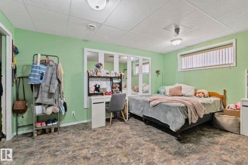 4228 8 Avenue, Edson, AB - Indoor Photo Showing Bedroom