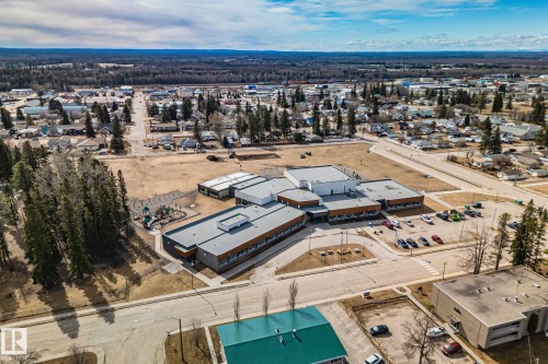 Elementary School - 4228 8 Avenue, Edson, AB - Outdoor With View