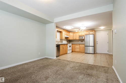 3 11827 105 Street, Edmonton, AB - Indoor Photo Showing Kitchen