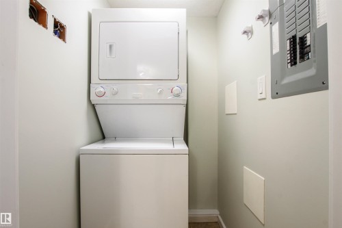 3 11827 105 Street, Edmonton, AB - Indoor Photo Showing Laundry Room