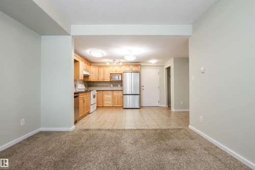 3 11827 105 Street, Edmonton, AB - Indoor Photo Showing Kitchen