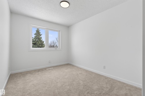 6002 52 Avenue, Cold Lake, AB - Indoor Photo Showing Other Room