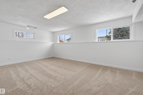 6002 52 Avenue, Cold Lake, AB - Indoor Photo Showing Other Room