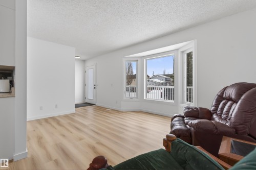 6002 52 Avenue, Cold Lake, AB - Indoor Photo Showing Living Room
