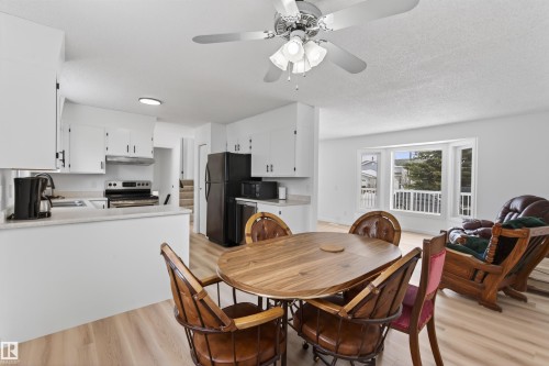 6002 52 Avenue, Cold Lake, AB - Indoor Photo Showing Dining Room