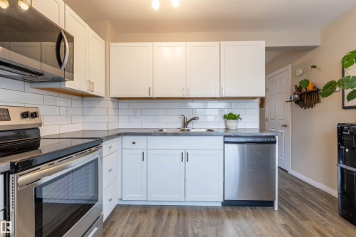 15 Walden Park, St. Albert, AB - Indoor Photo Showing Kitchen With Stainless Steel Kitchen With Double Sink