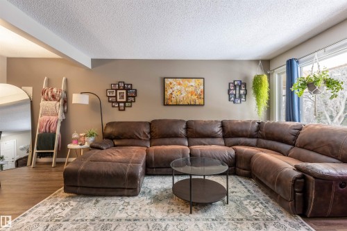 15 Walden Park, St. Albert, AB - Indoor Photo Showing Living Room