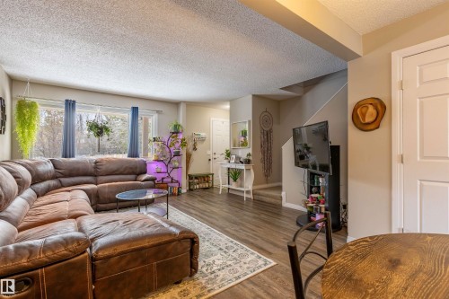 15 Walden Park, St. Albert, AB - Indoor Photo Showing Living Room
