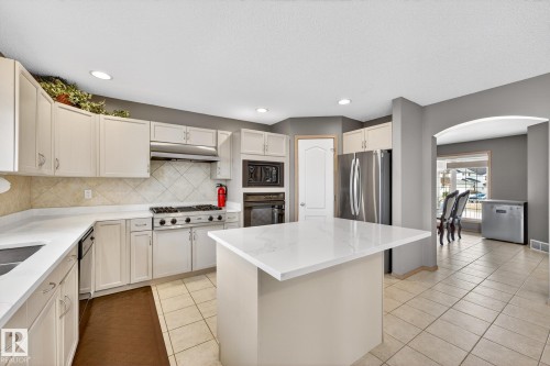 1354 118A Street, Edmonton, AB - Indoor Photo Showing Kitchen With Upgraded Kitchen