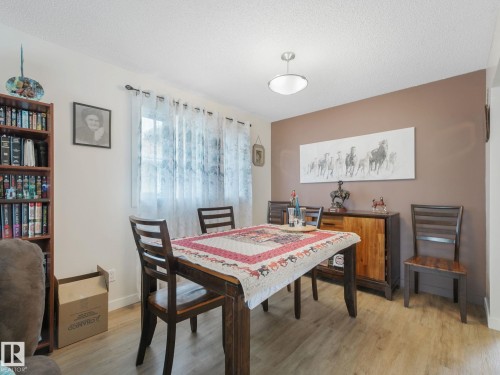 7120 39 Avenue, Edmonton, AB 