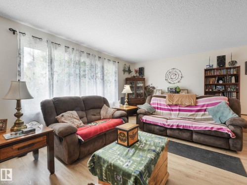 7120 39 Avenue, Edmonton, AB 