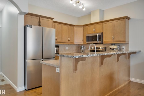 123 89 Rue Monette, Beaumont, AB - Indoor Photo Showing Kitchen