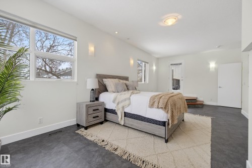 8860 93 Street, Edmonton, AB - Indoor Photo Showing Bedroom