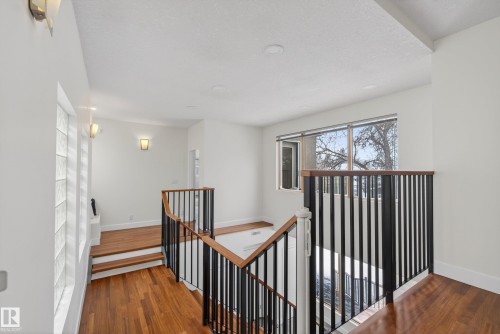 8860 93 Street, Edmonton, AB - Indoor Photo Showing Other Room