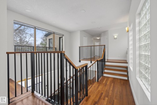 8860 93 Street, Edmonton, AB - Indoor Photo Showing Other Room