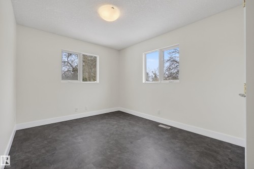 8860 93 Street, Edmonton, AB - Indoor Photo Showing Other Room