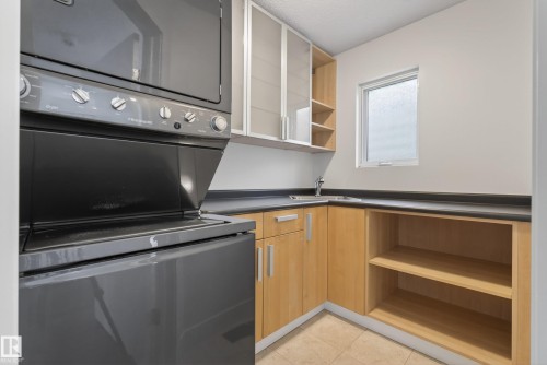 8860 93 Street, Edmonton, AB - Indoor Photo Showing Laundry Room