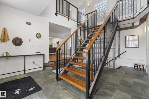 8860 93 Street, Edmonton, AB - Indoor Photo Showing Other Room