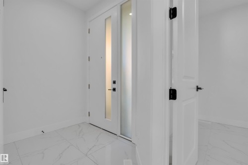 415 Pine Point(E), Leduc, AB - Indoor Photo Showing Other Room