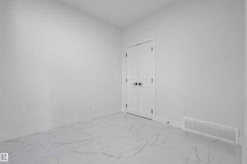 415 Pine Point(E), Leduc, AB - Indoor Photo Showing Other Room