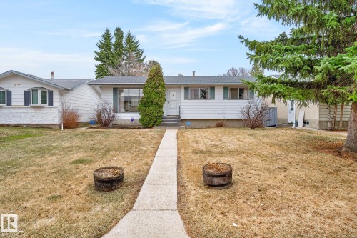 17 BROOKSIDE Crescent  Spruce Grove, AB T7X 1B8