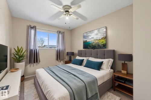17 Brookside Crescent, Spruce Grove, AB - Indoor Photo Showing Bedroom