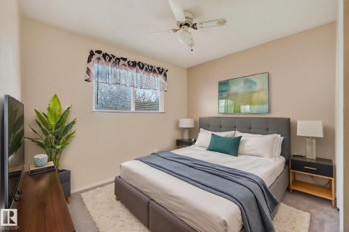 17 Brookside Crescent, Spruce Grove, AB - Indoor Photo Showing Bedroom