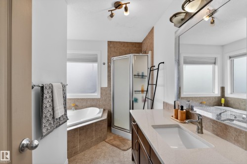 15408 49 Street, Edmonton, AB - Indoor Photo Showing Bathroom