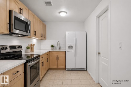 15408 49 Street, Edmonton, AB - Indoor Photo Showing Kitchen