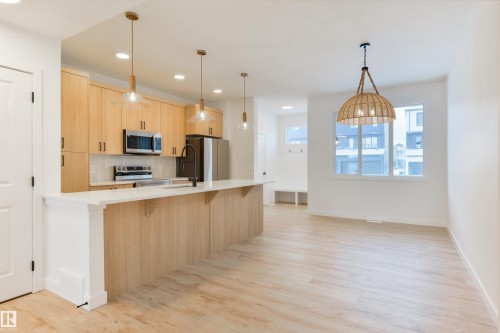 9 Cobblestone Gate, Spruce Grove, AB - Indoor Photo Showing Kitchen