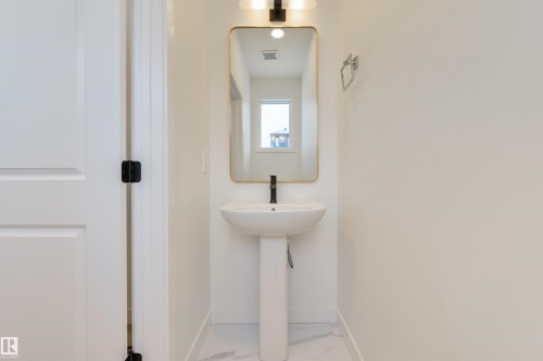 9 Cobblestone Gate, Spruce Grove, AB - Indoor Photo Showing Bathroom