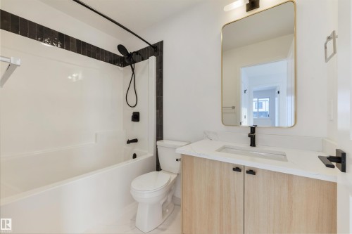 9 Cobblestone Gate, Spruce Grove, AB - Indoor Photo Showing Bathroom