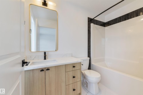 9 Cobblestone Gate, Spruce Grove, AB - Indoor Photo Showing Bathroom