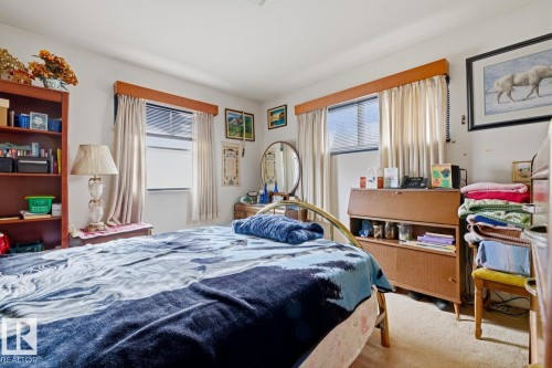 9745 68 Avenue, Edmonton, AB - Indoor Photo Showing Bedroom