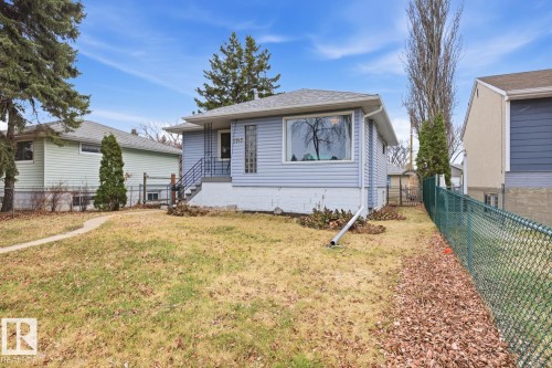 9745 68 Avenue, Edmonton, AB - Outdoor