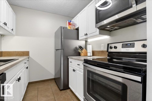 210 11620 9A Avenue, Edmonton, AB - Indoor Photo Showing Kitchen