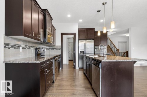 5912 19 Avenue, Edmonton, AB - Indoor Photo Showing Kitchen With Upgraded Kitchen
