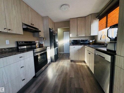 11452 152B Avenue, Edmonton, AB - Indoor Photo Showing Kitchen With Stainless Steel Kitchen With Double Sink