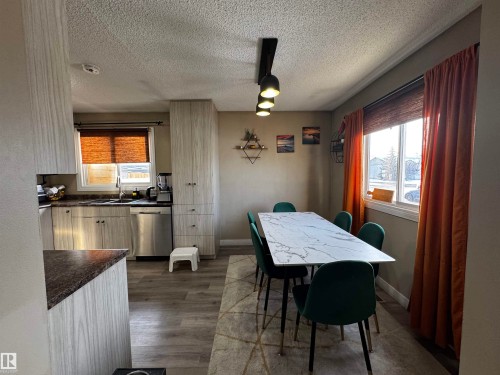 11452 152B Avenue, Edmonton, AB - Indoor Photo Showing Dining Room